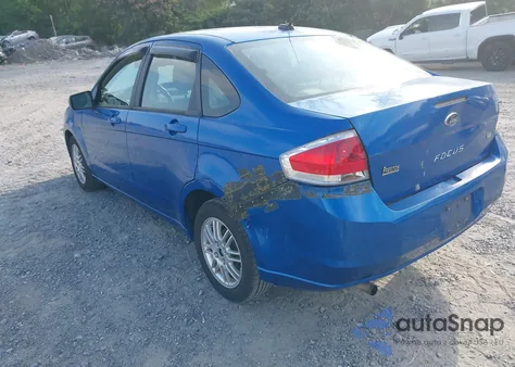 2010 Ford Focus Se z USA, uszkodzony, nr VIN 1FAHP3FNXAW107824